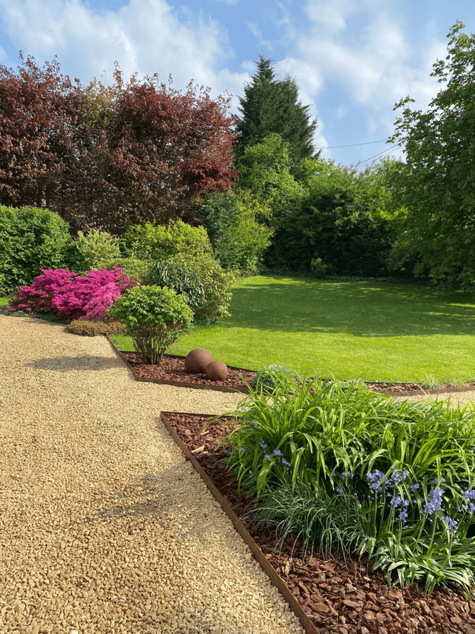 Bordure Corten pose en jardin Namur sud