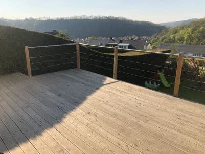 Terrasse mélèze avec garde-corps inox — Yvoir